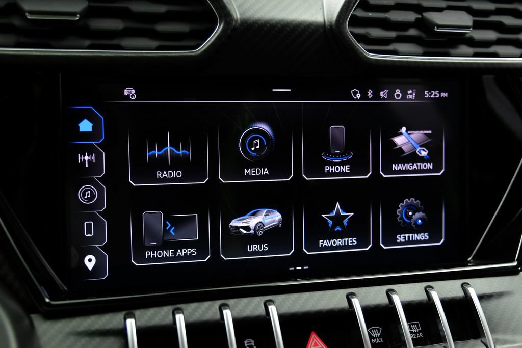 Used 2023 Lamborghini Urus Performante AWD/4WD image 41