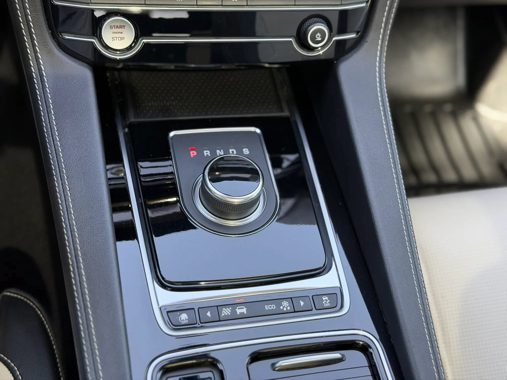 Used 2020 Jaguar F-PACE R-Sport AWD/4WD image 19