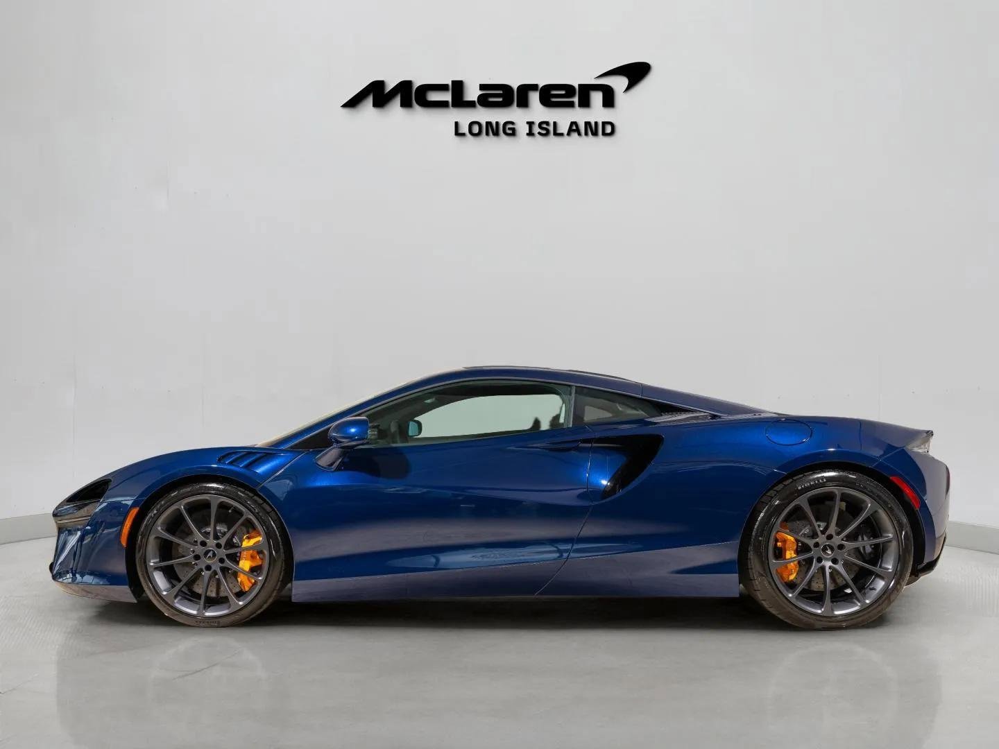 New 2026 McLaren Artura image 4