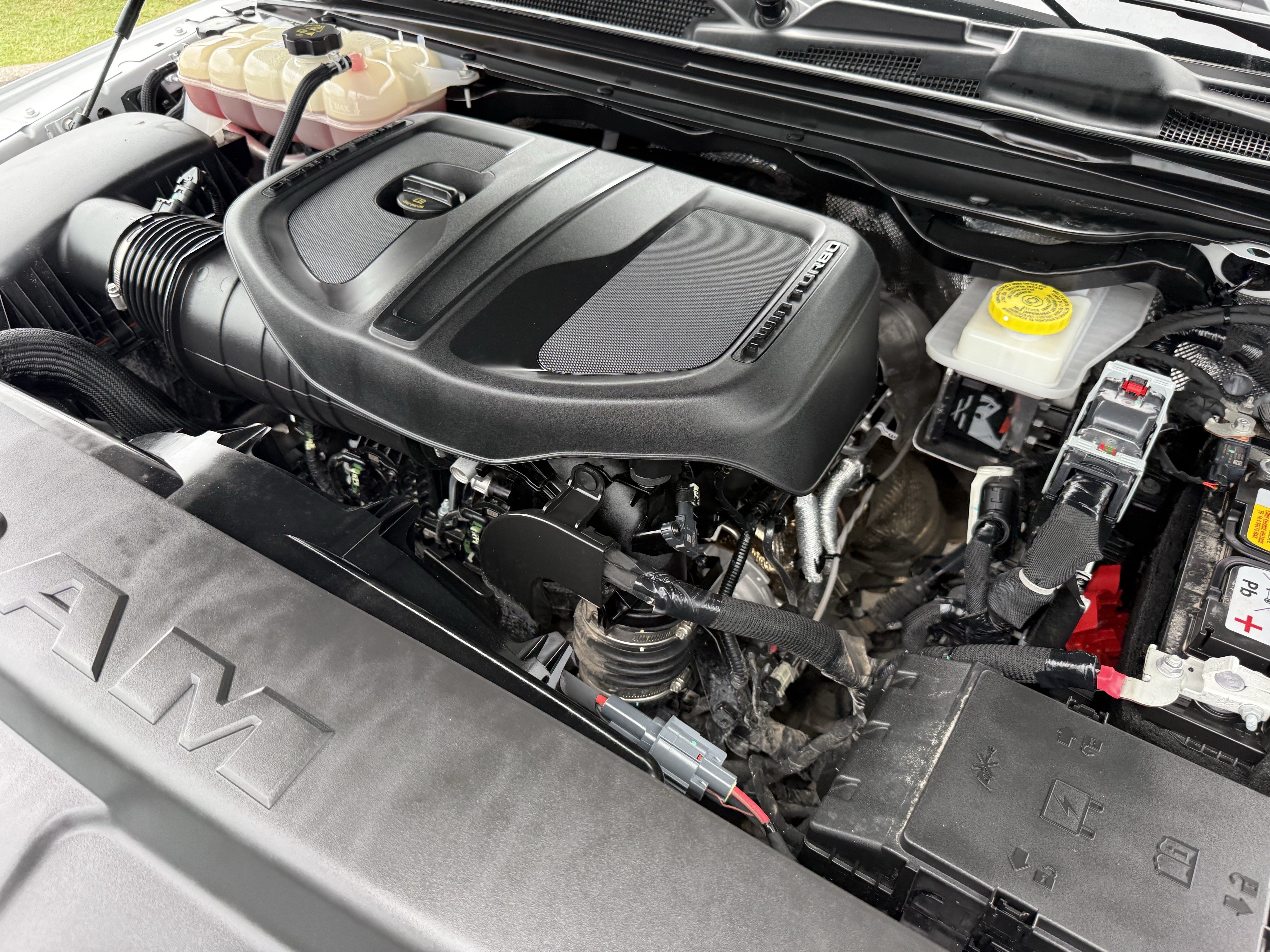 Used 2025 RAM 1500 Laramie w/ Sport Appearance Package AWD/4WD image 33