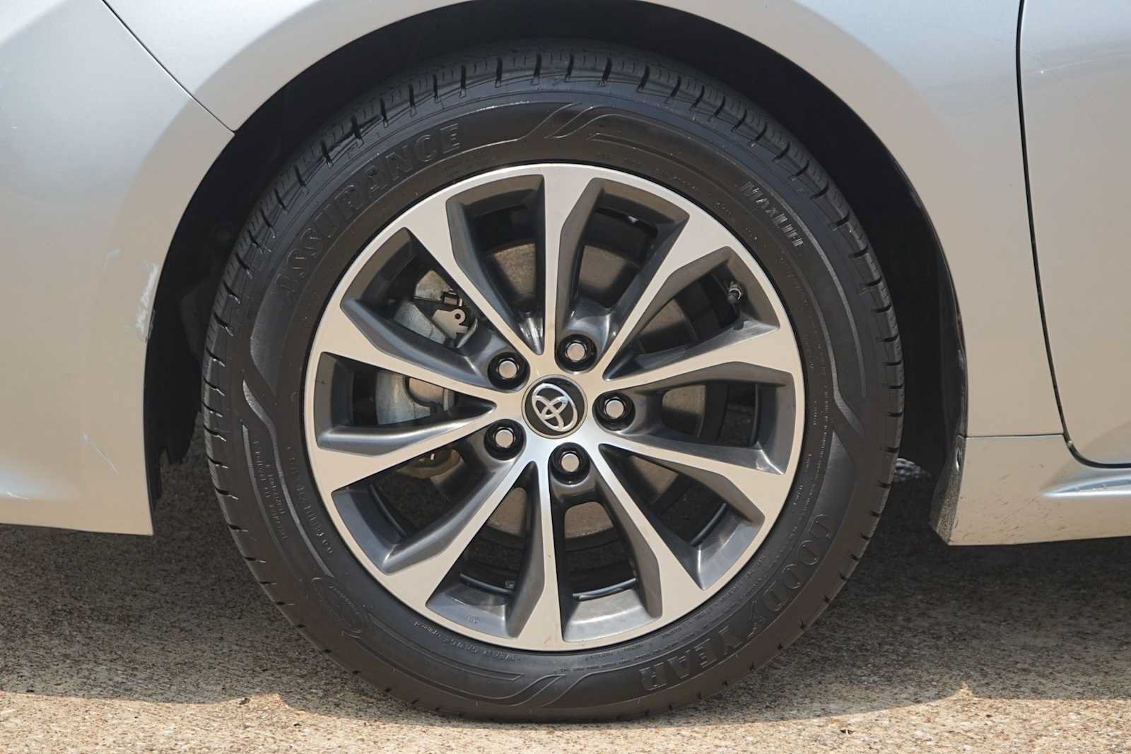 Used 2018 Toyota Avalon XLE FWD image 7