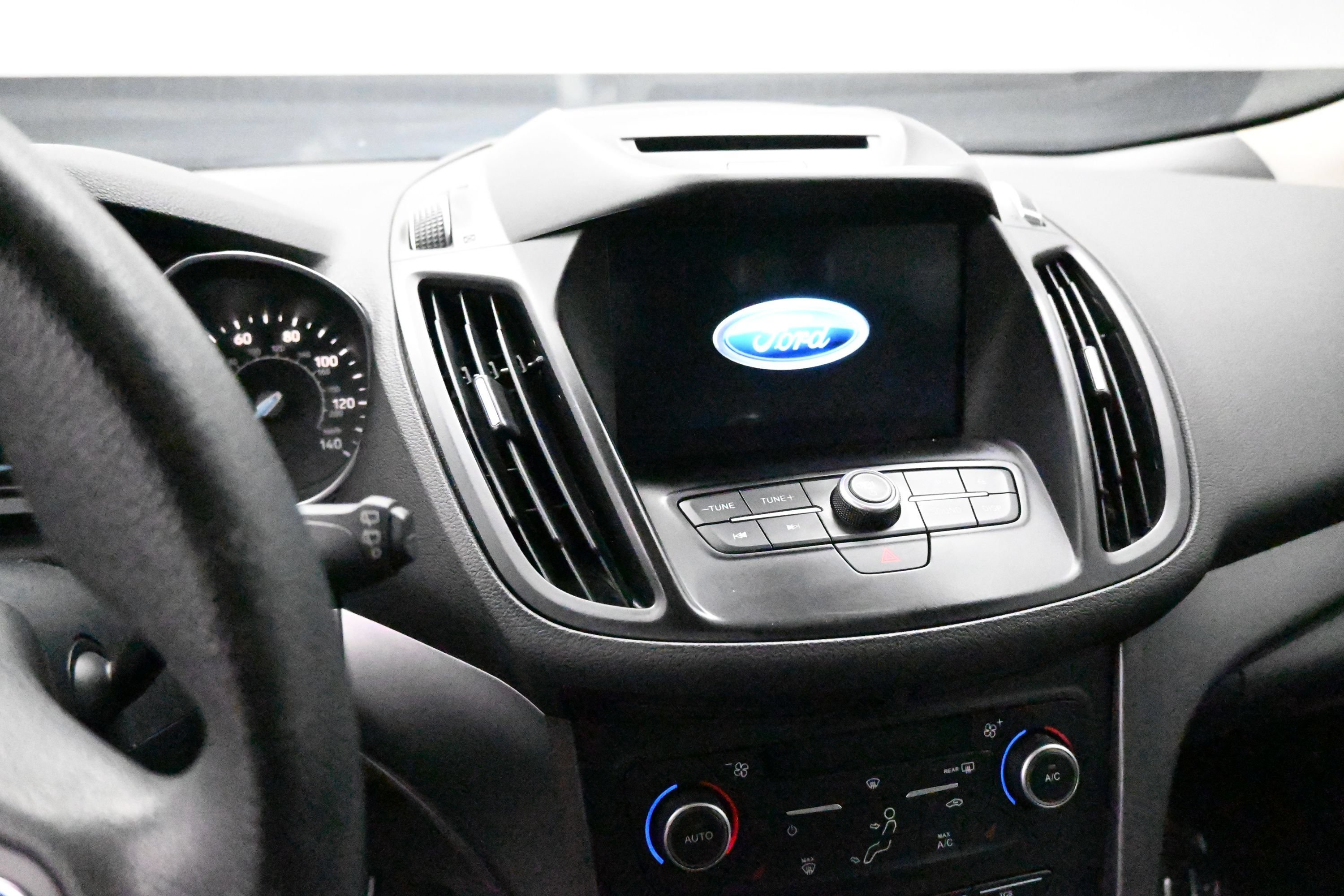 Used 2018 Ford Escape SE w/ SE Sync 3 Package FWD image 15
