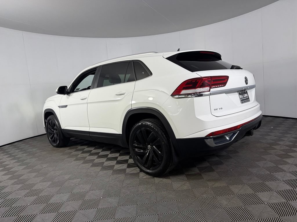 Used 2022 Volkswagen Atlas Cross Sport SE w/ Black Wheel Package FWD image 7