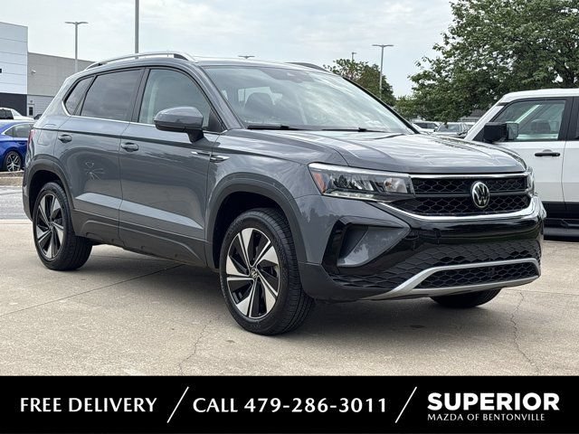Used 2024 Volkswagen Taos SE w/ Panoramic Sunroof Package AWD/4WD image 1