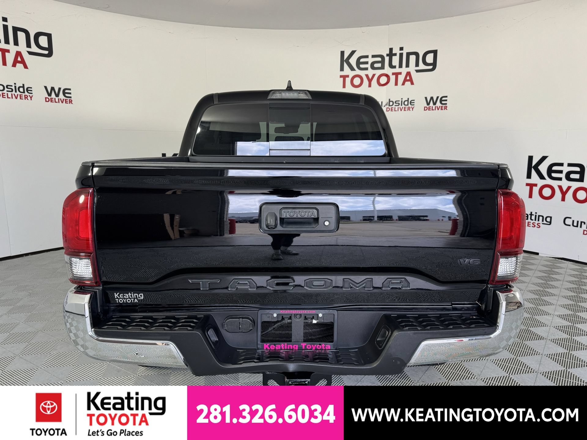 Used 2023 Toyota Tacoma SR5 RWD image 6