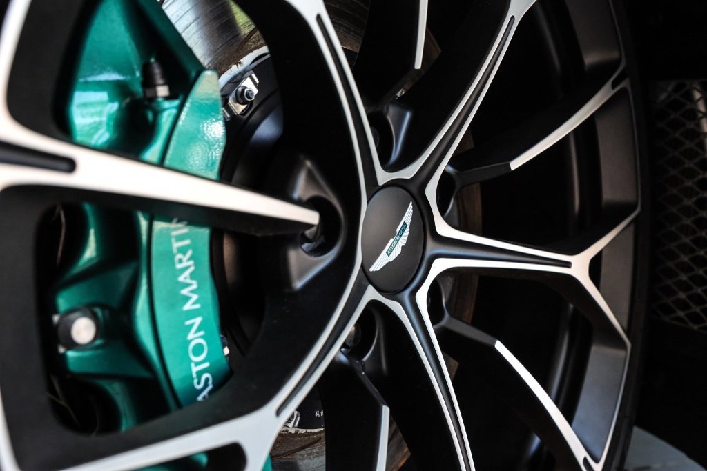 New 2025 Aston Martin V8 Vantage Coupe image 12