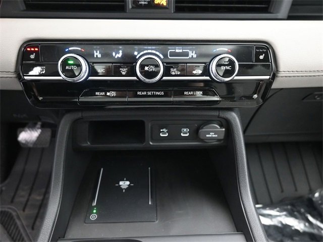 New 2026 Honda Pilot Touring image 13