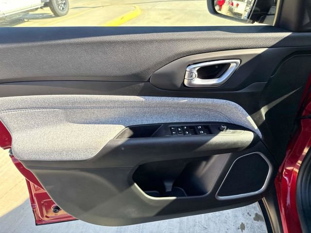 Used 2025 Jeep Compass Latitude image 23