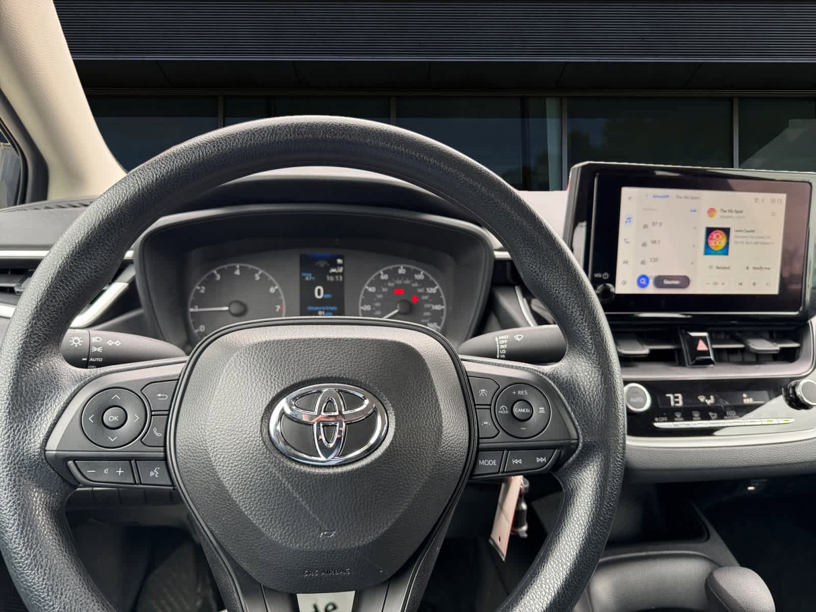 Used 2025 Toyota Corolla LE image 3