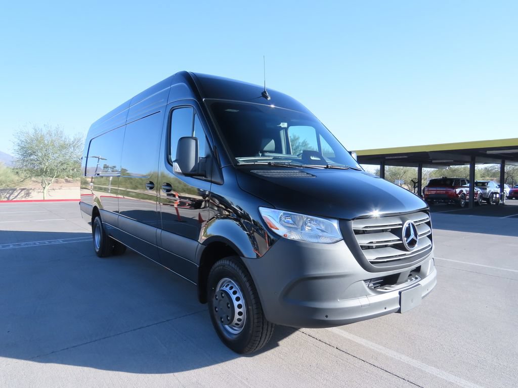 Used 2025 Mercedes-Benz Sprinter 3500 image 3