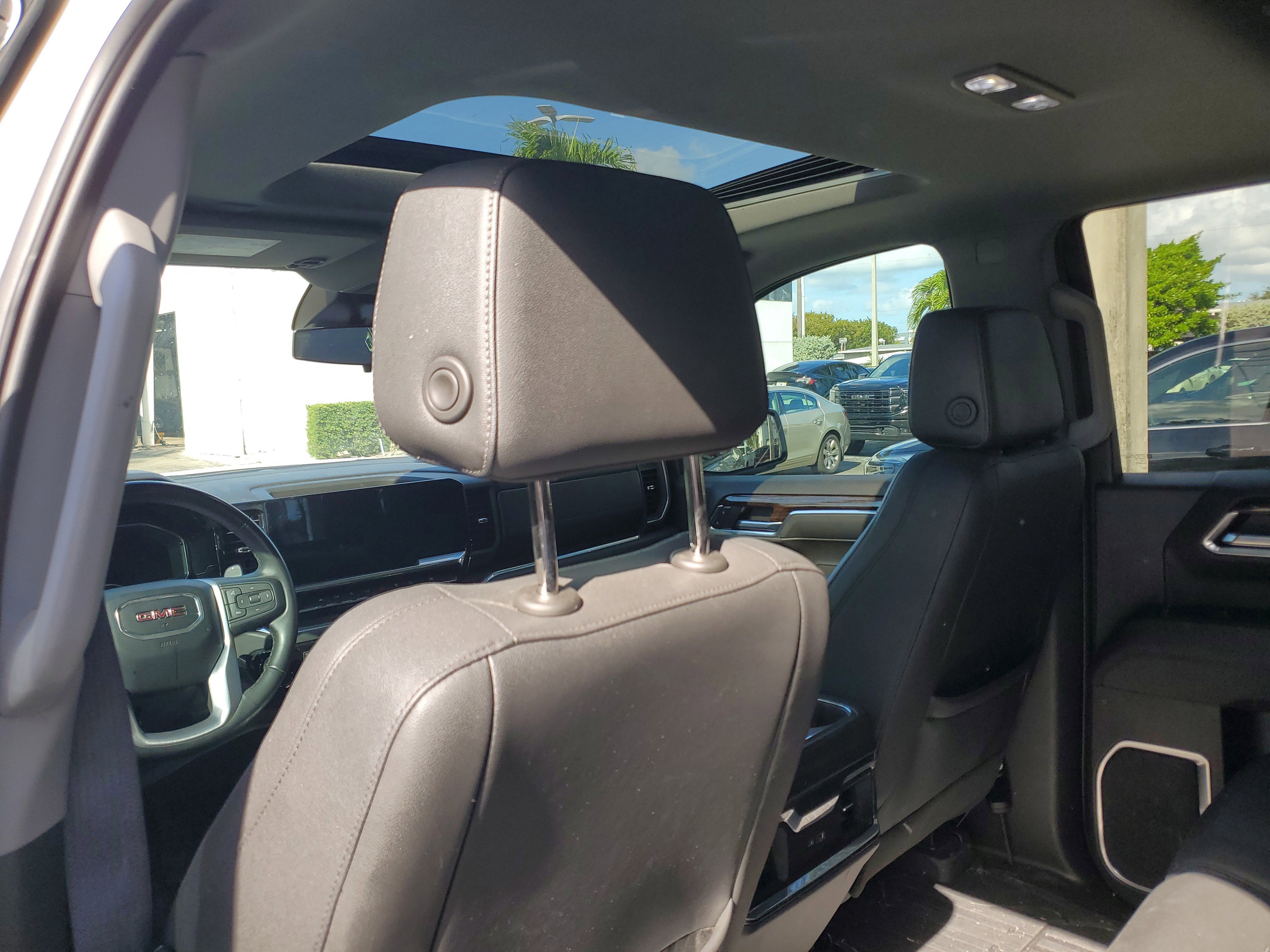 Used 2023 GMC Sierra 1500 Elevation w/ Elevation Premium Package image 5