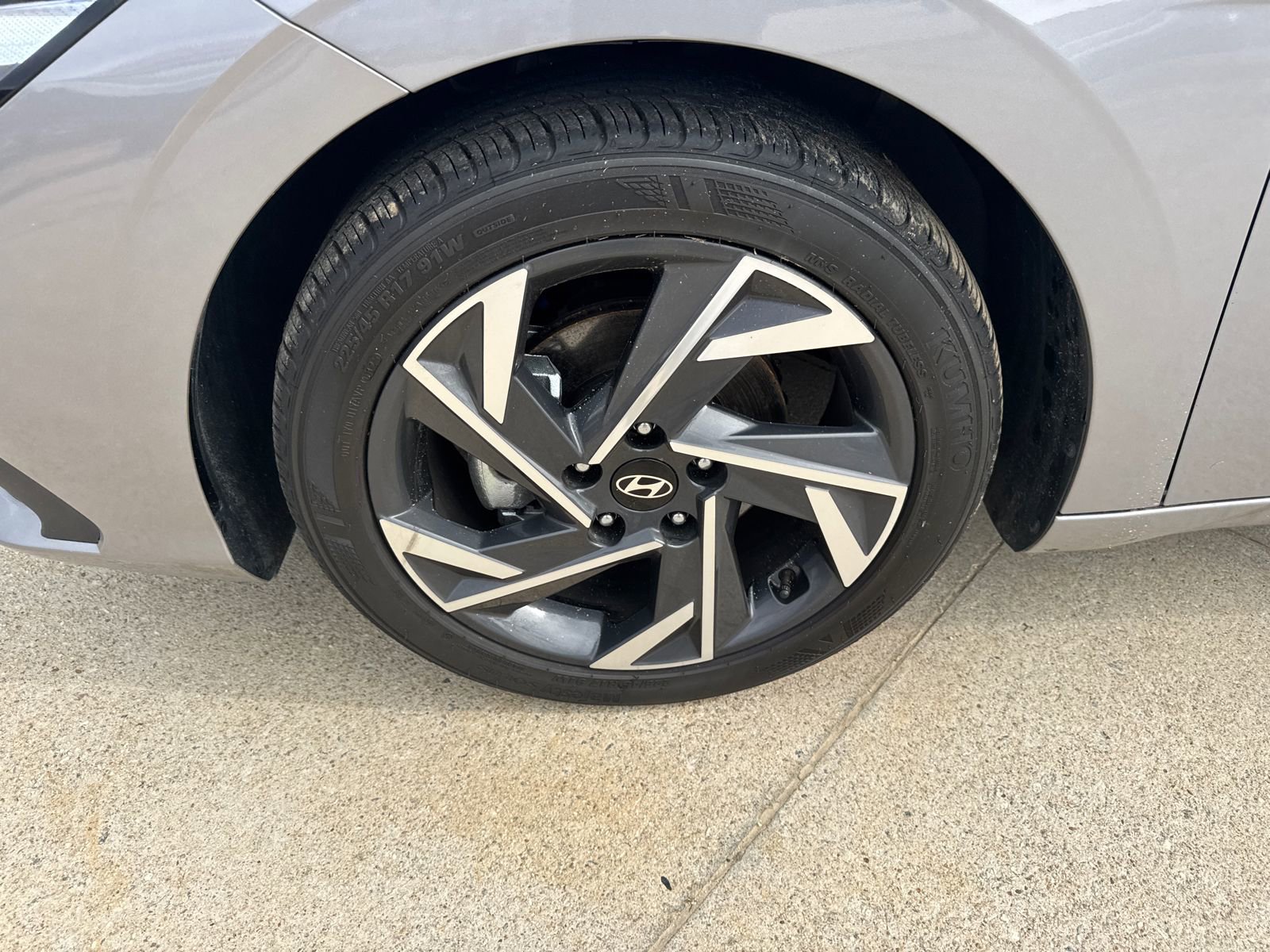 Certified 2025 Hyundai Elantra Sport FWD image 11