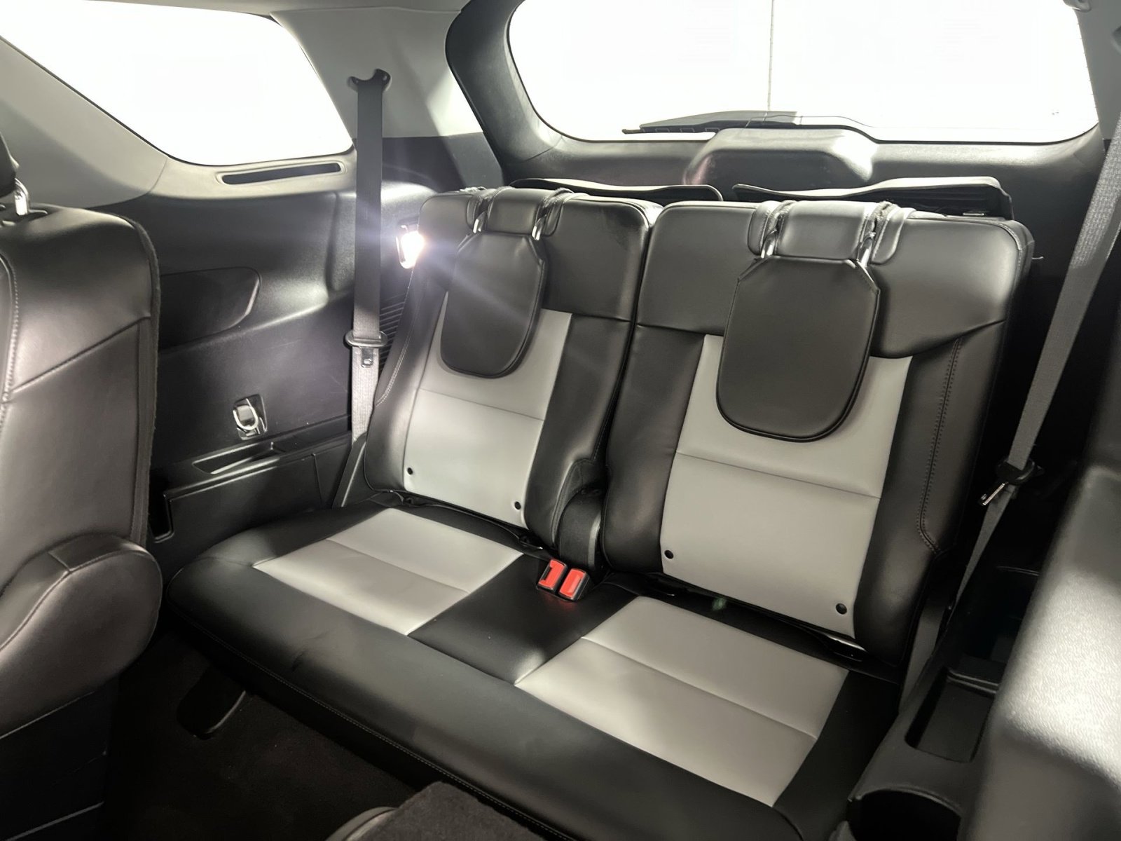 Certified 2022 Ford Explorer XLT w/ Equipment Group 202A image 26