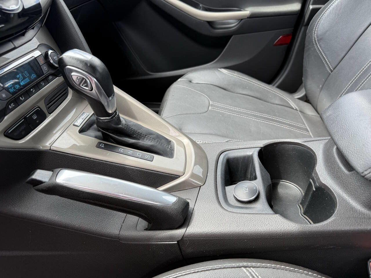 Used 2012 Ford Focus SEL image 15