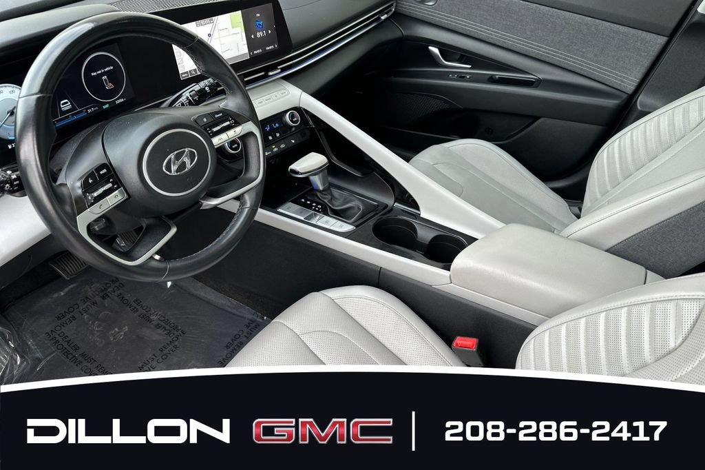 Used 2023 Hyundai Elantra Limited FWD image 4