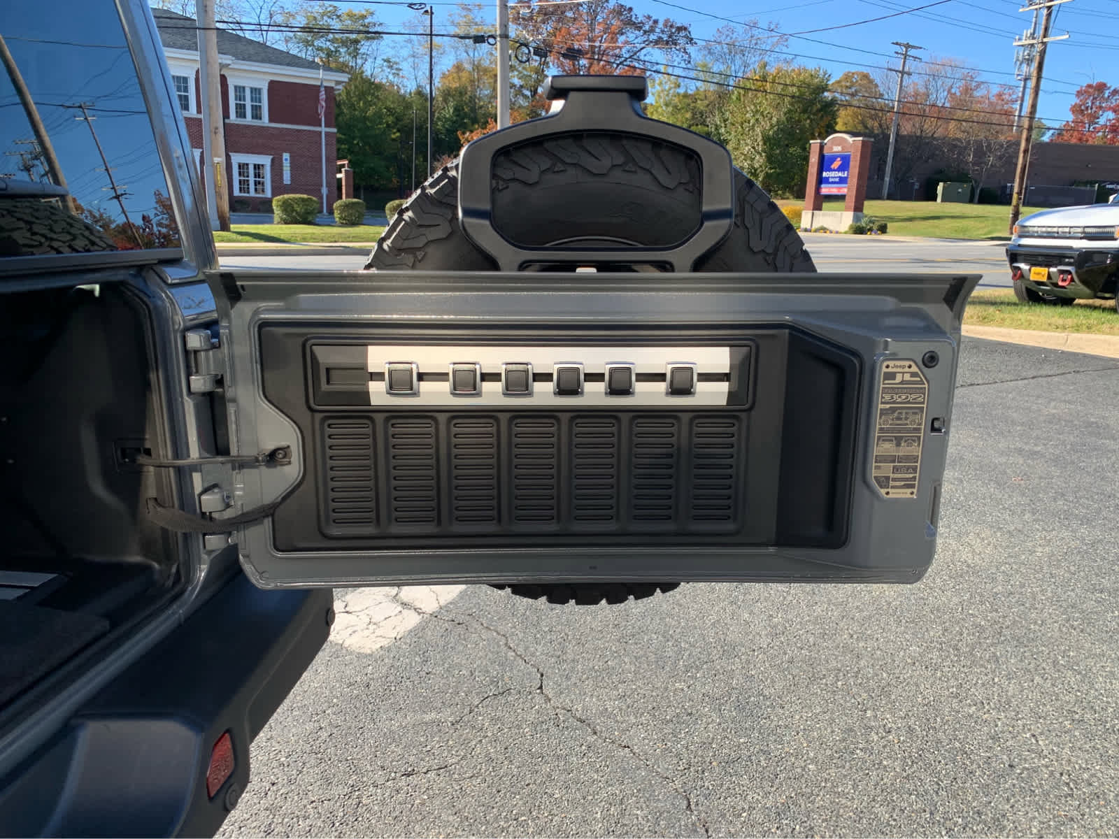 Used 2022 Jeep Wrangler Unlimited Rubicon w/ Trailer Tow Package image 5