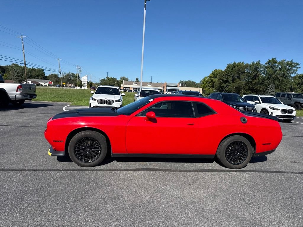 Used 2021 Dodge Challenger SXT RWD image 4
