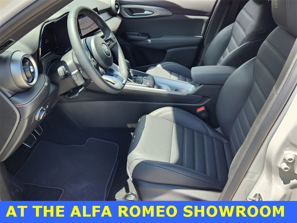 Used 2025 Alfa Romeo Tonale w/ Premium Package image 10
