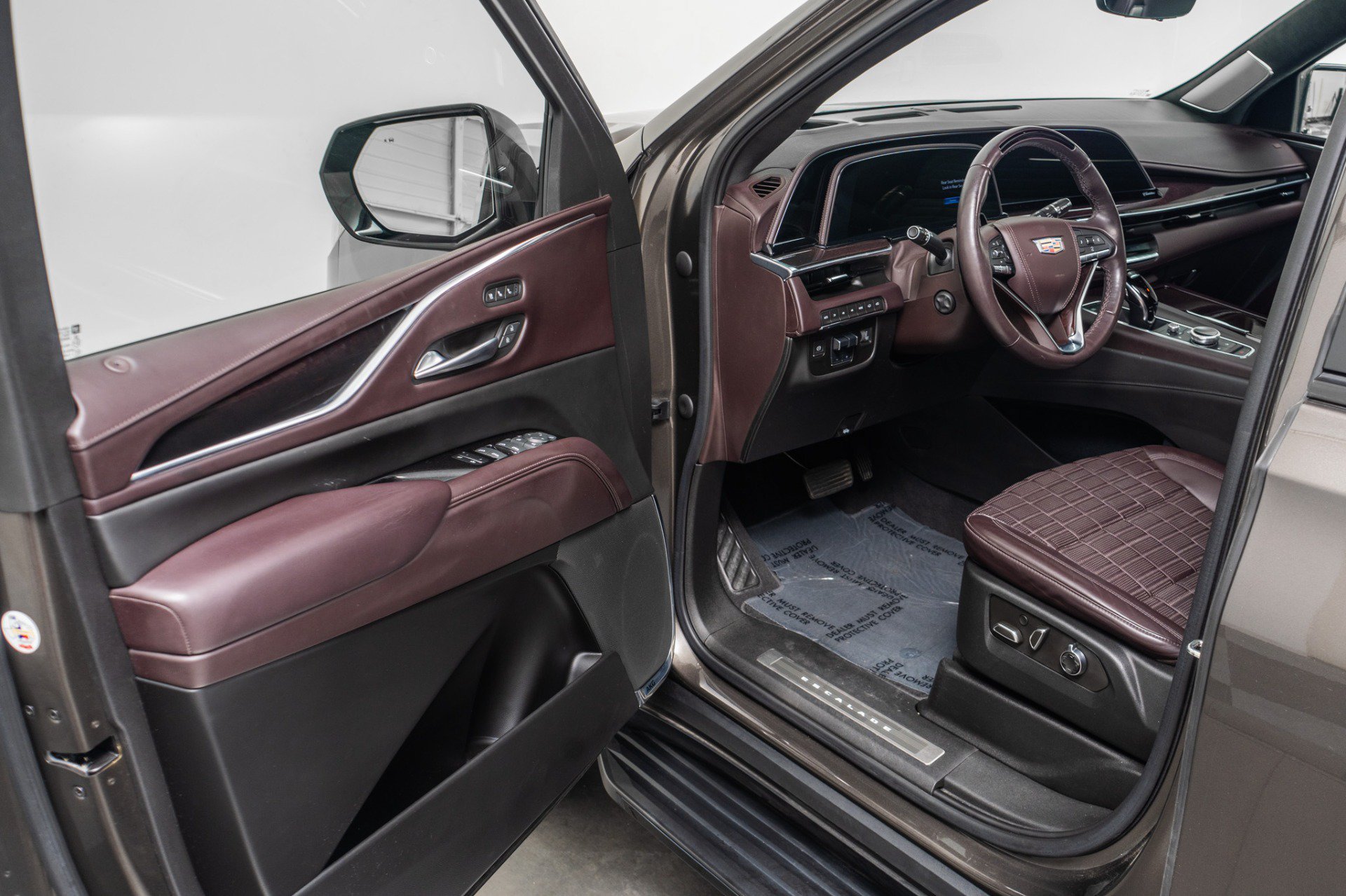 Used 2021 Cadillac Escalade Sport Platinum w/ Heavy-Duty Trailer Package AWD/4WD image 22