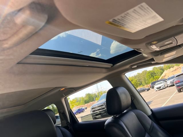 Used 2017 Nissan Pathfinder Platinum FWD image 34