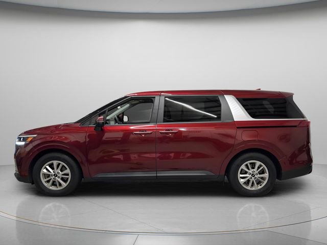 Used 2024 Kia Carnival LX FWD image 3