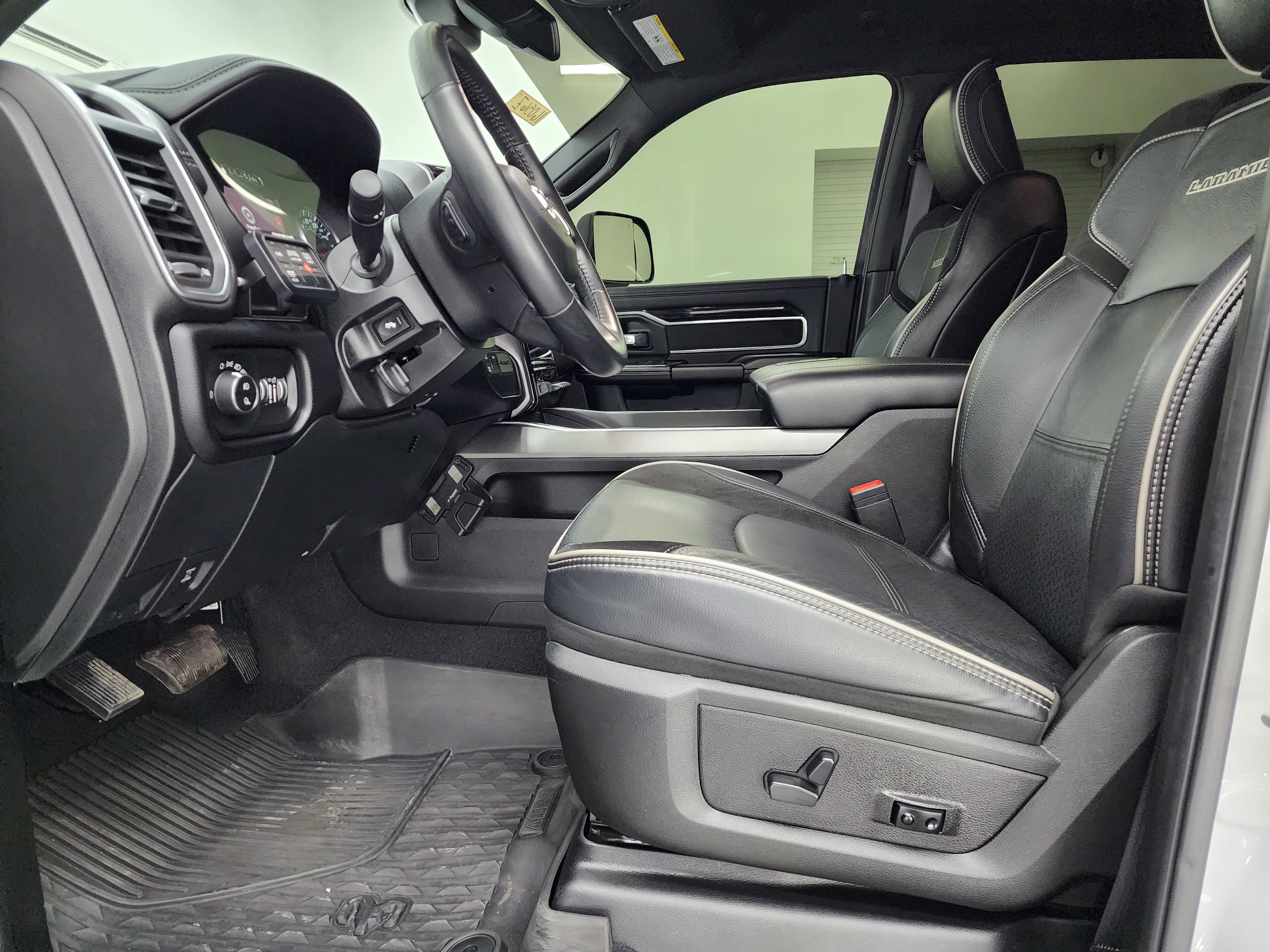 Used 2021 RAM 3500 Laramie w/ Night Edition image 8