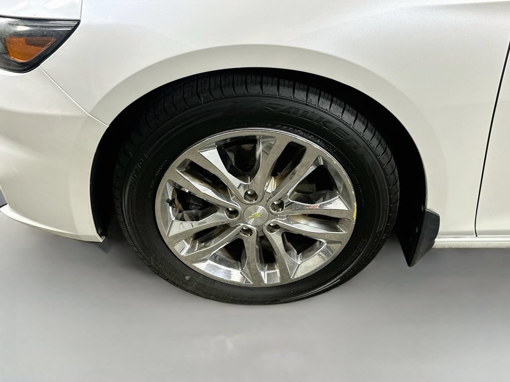 Used 2017 Chevrolet Malibu LT FWD image 8