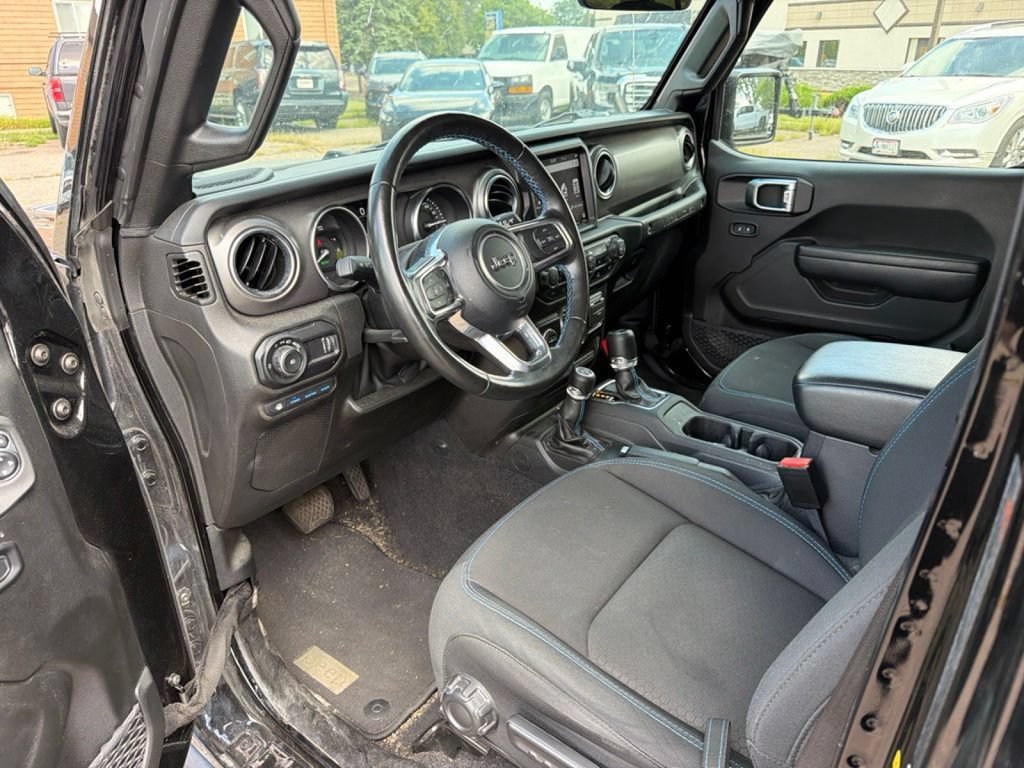 Used 2023 Jeep Wrangler Unlimited Rubicon 4xe w/ Cold Weather Group AWD/4WD image 10