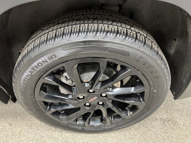 Used 2024 GMC Terrain SLE w/ Driver Convenience Package image 16