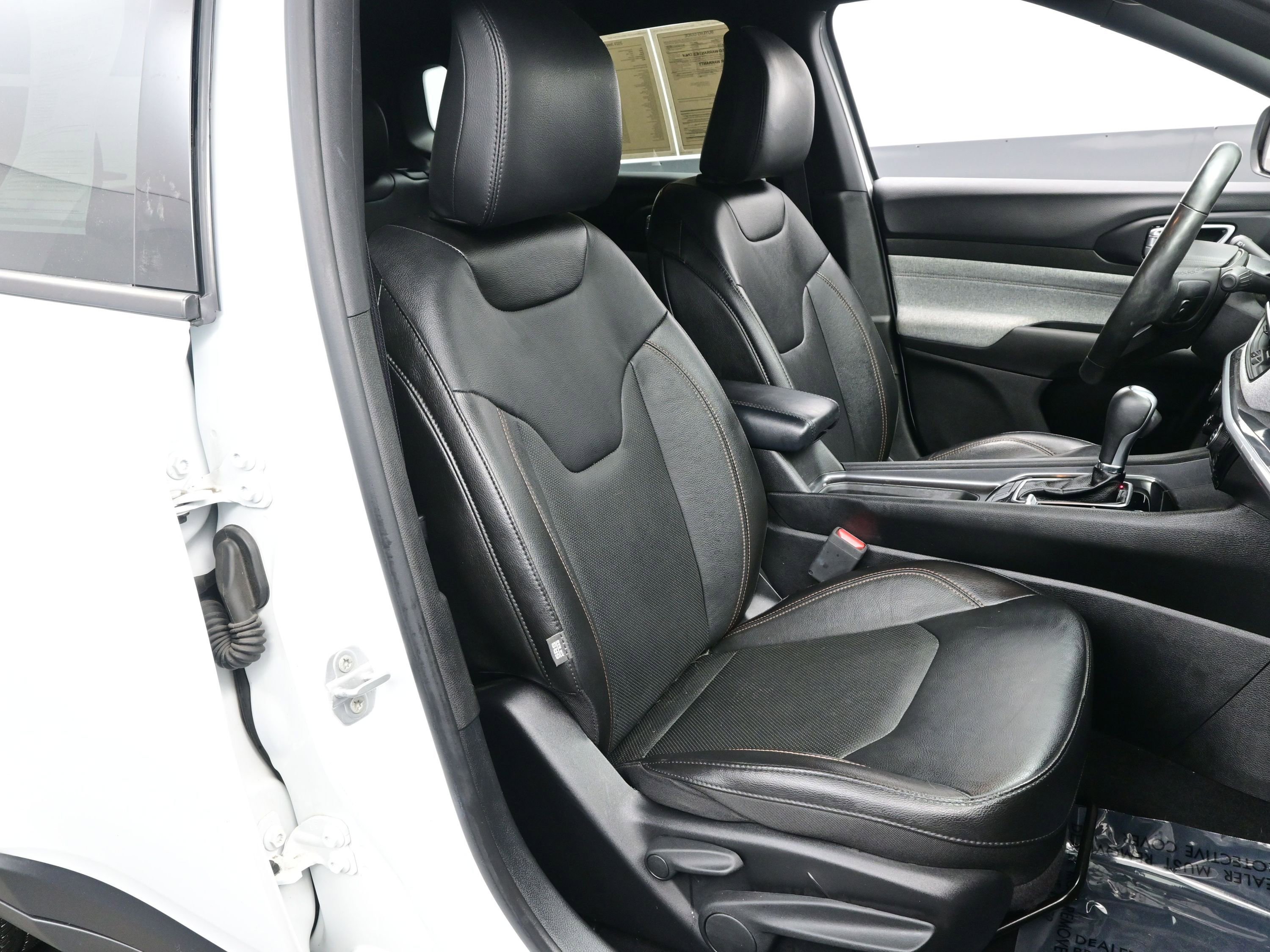 Used 2023 Jeep Compass Latitude image 14