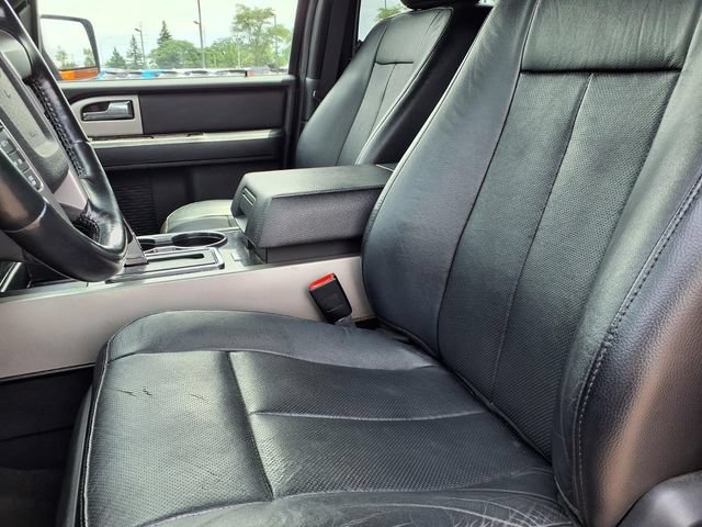 Used 2017 Ford Expedition EL Limited w/ Equipment Group 301A AWD/4WD image 3