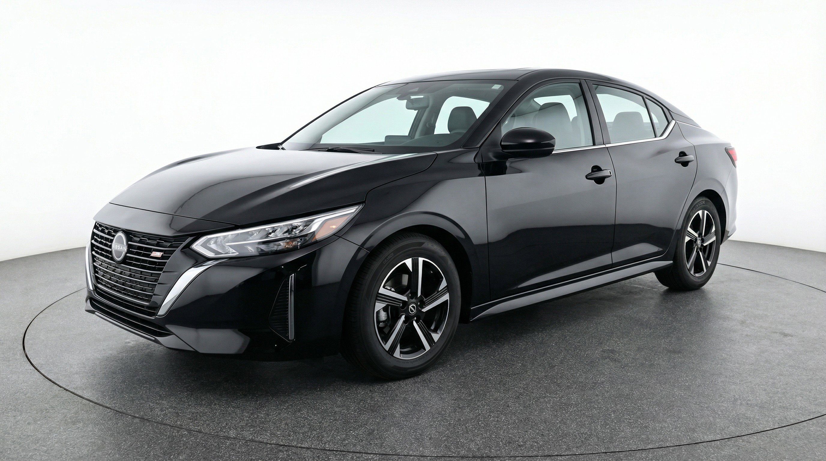 Used 2025 Nissan Sentra SV image 3