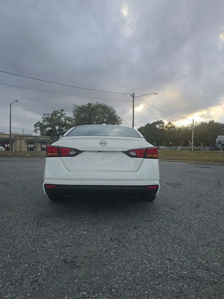 Used 2025 Nissan Altima 2.5 SV image 5