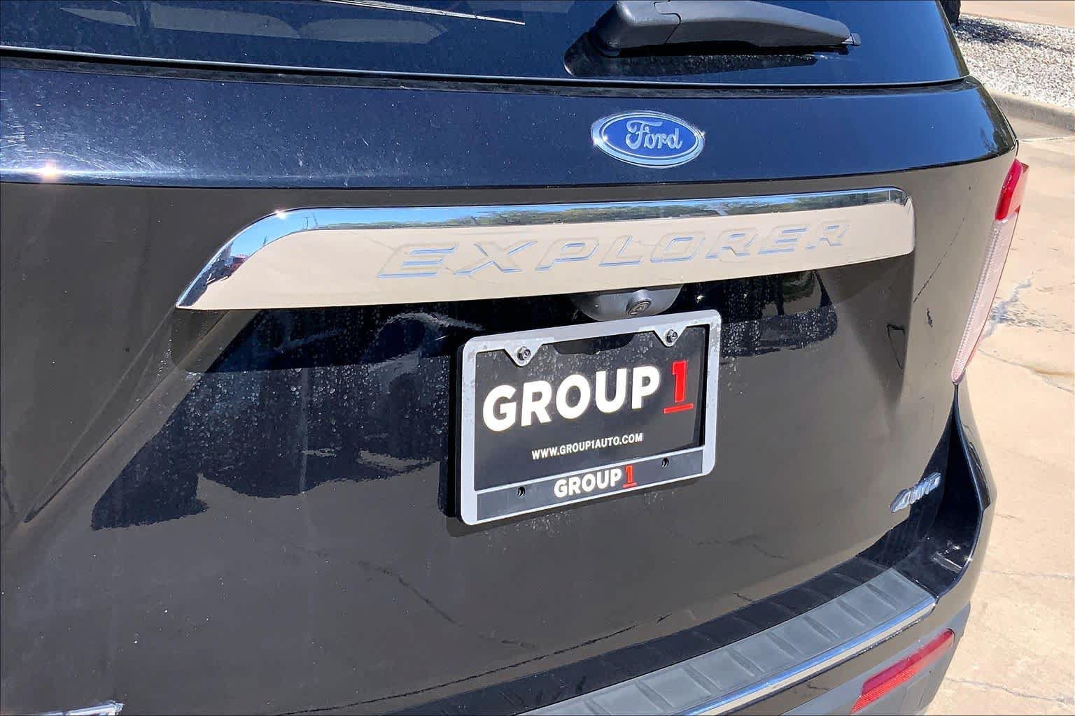 Used 2023 Ford Explorer Limited AWD/4WD image 31