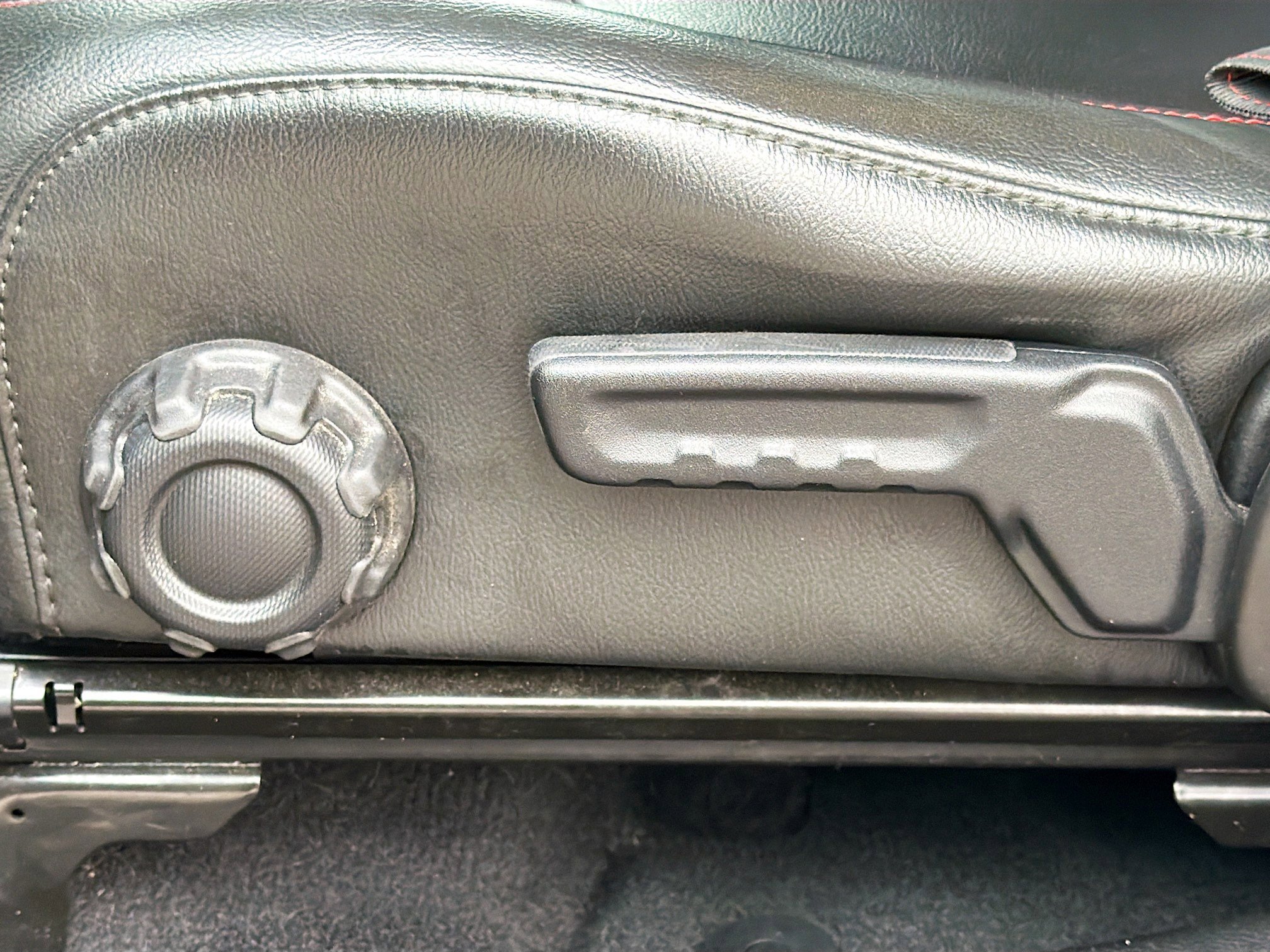 Used 2022 Jeep Wrangler Unlimited Rubicon w/ Cold Weather Group image 24