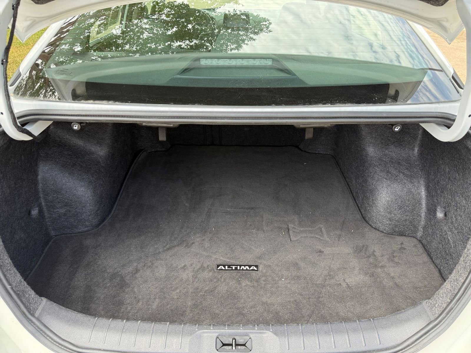 Used 2025 Nissan Altima 2.5 SV FWD image 31