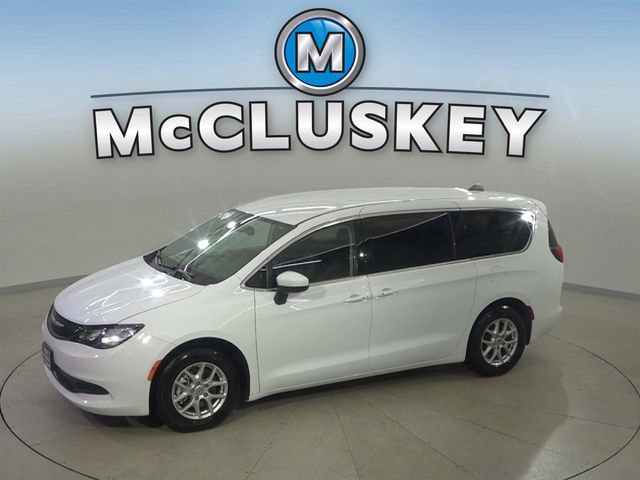 Used 2023 Chrysler Voyager LX FWD image 1