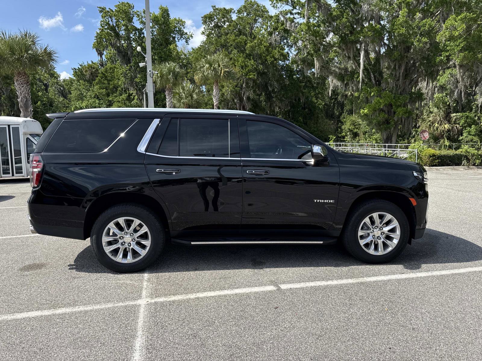 Used 2023 Chevrolet Tahoe Premier AWD/4WD image 2