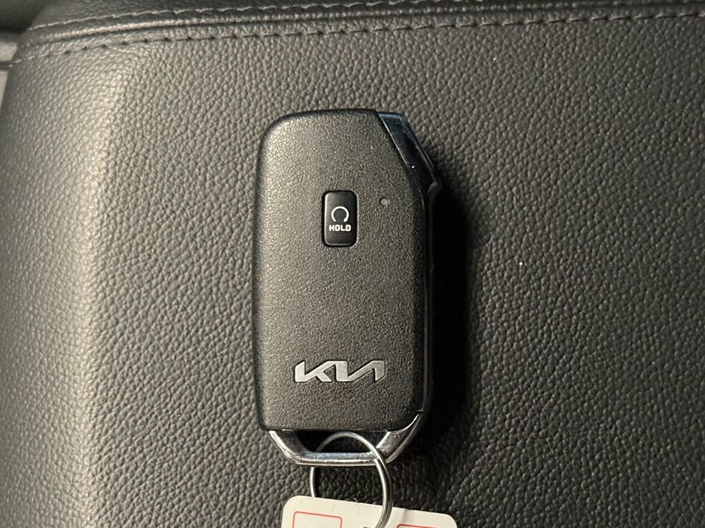 Used 2025 Kia Sportage X-Line w/ Premium Package image 18