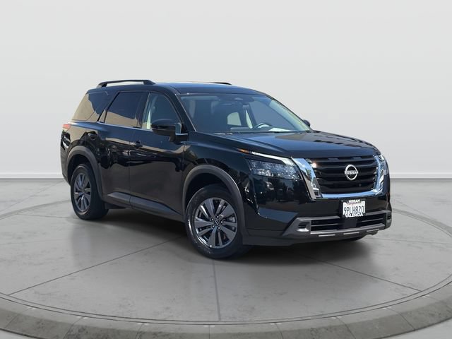 Certified 2025 Nissan Pathfinder SV FWD image 1