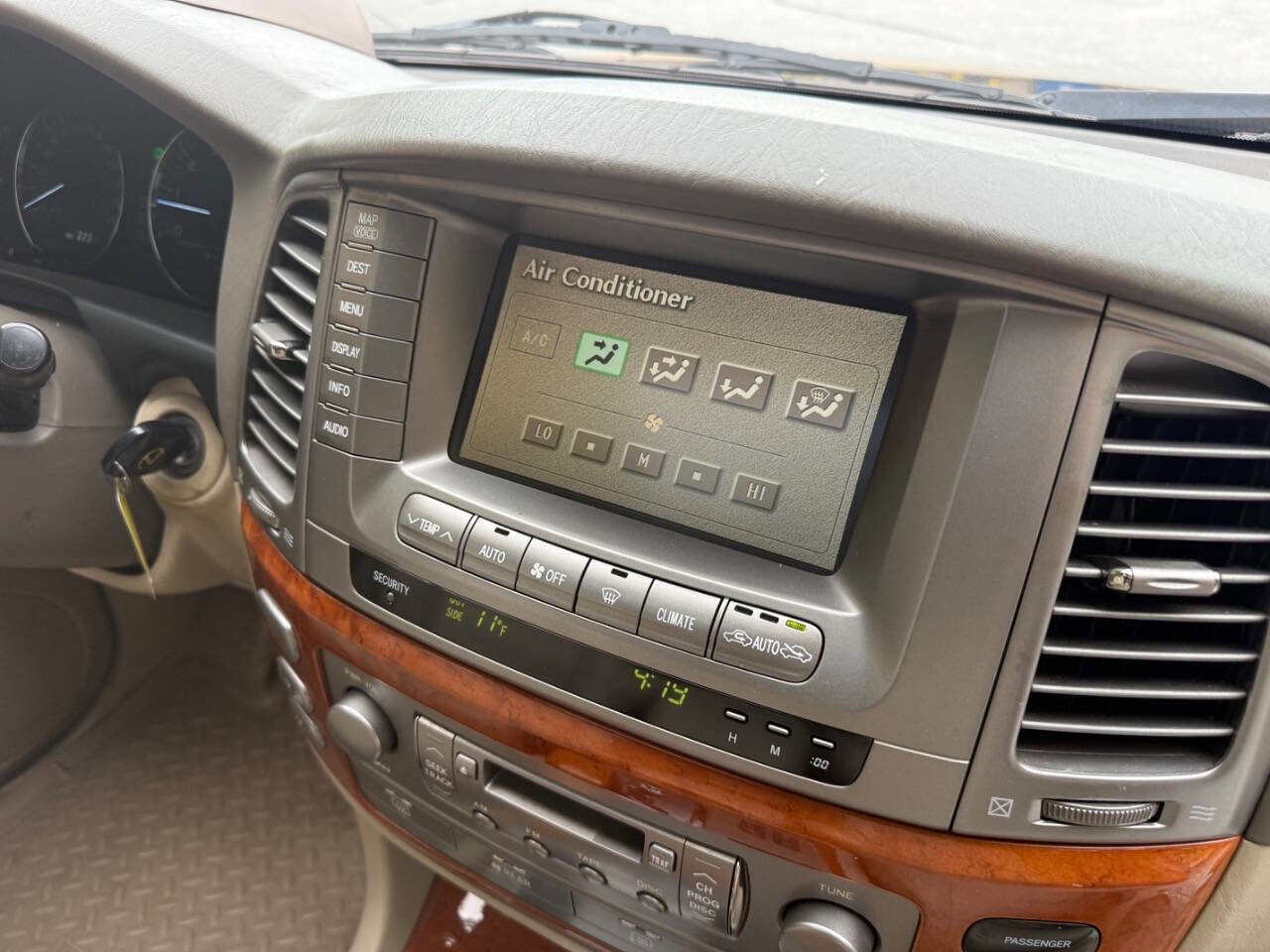 Used 2003 Lexus LX 470 4WD image 62