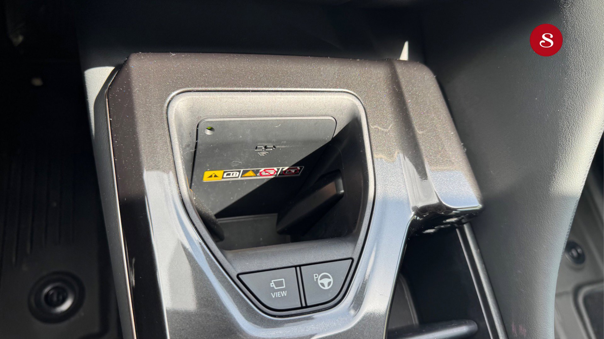 Used 2024 Toyota Crown Platinum AWD/4WD image 17
