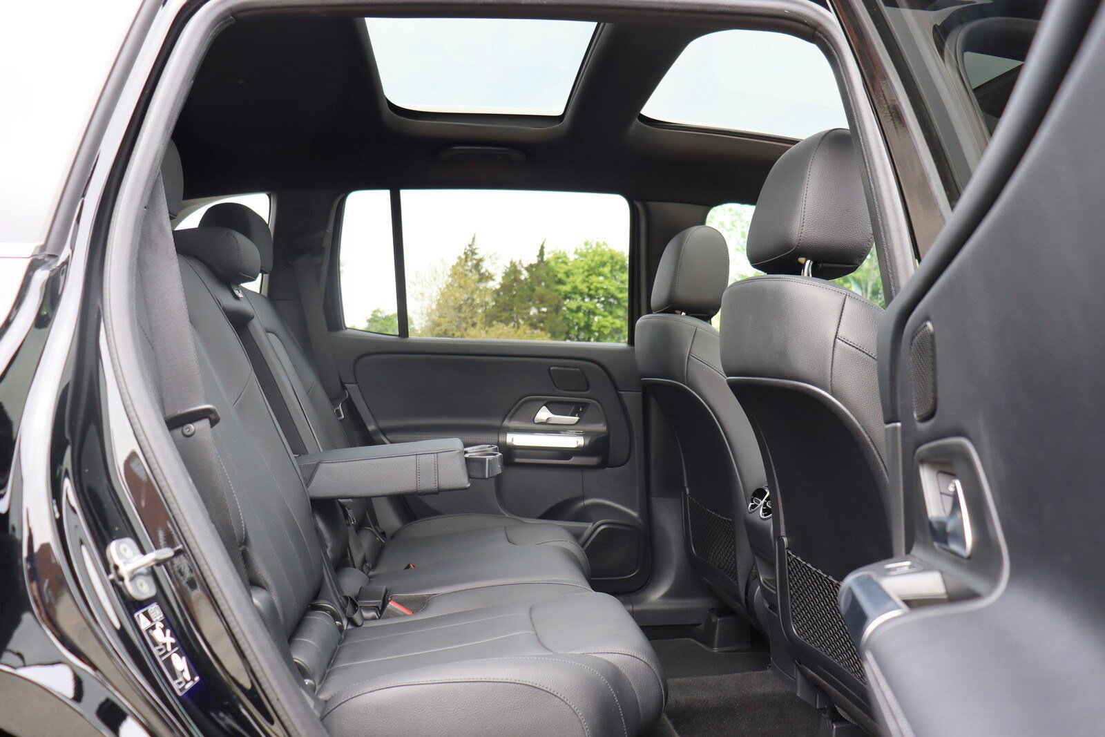 Used 2024 Mercedes-Benz GLB 250 w/ Driver Assistance Package image 17