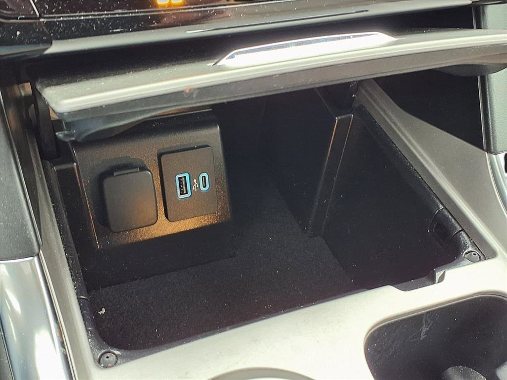 Used 2023 Ford Explorer Limited w/ Equipment Group 301A image 10