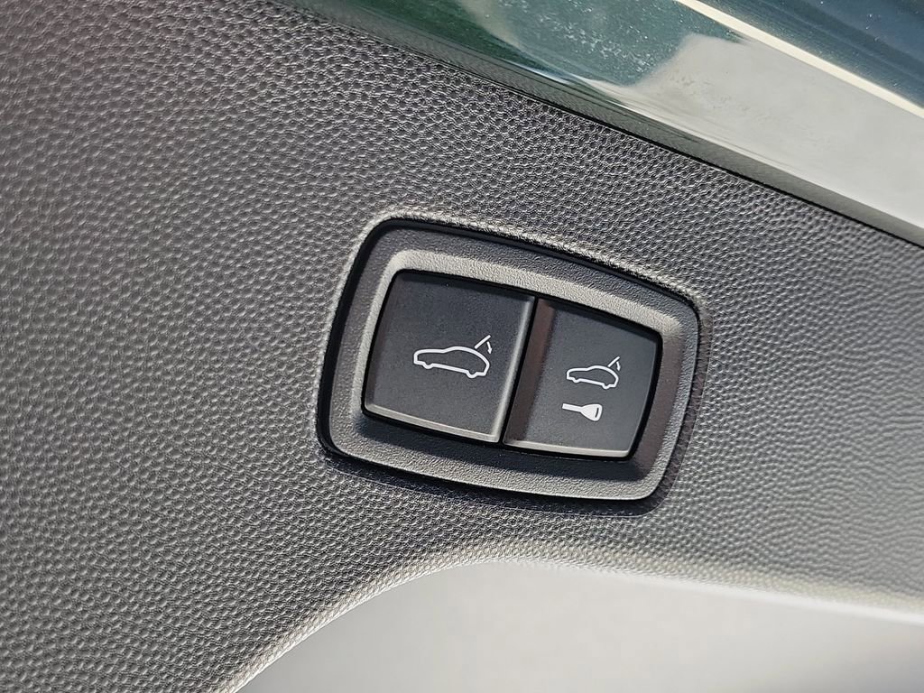 New 2026 Porsche Macan 4 Electric image 18