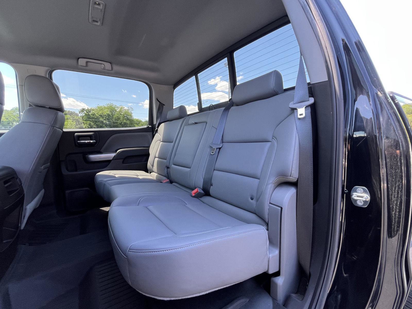Used 2018 Chevrolet Silverado 1500 LTZ Z71 w/ LTZ Plus Package AWD/4WD image 18