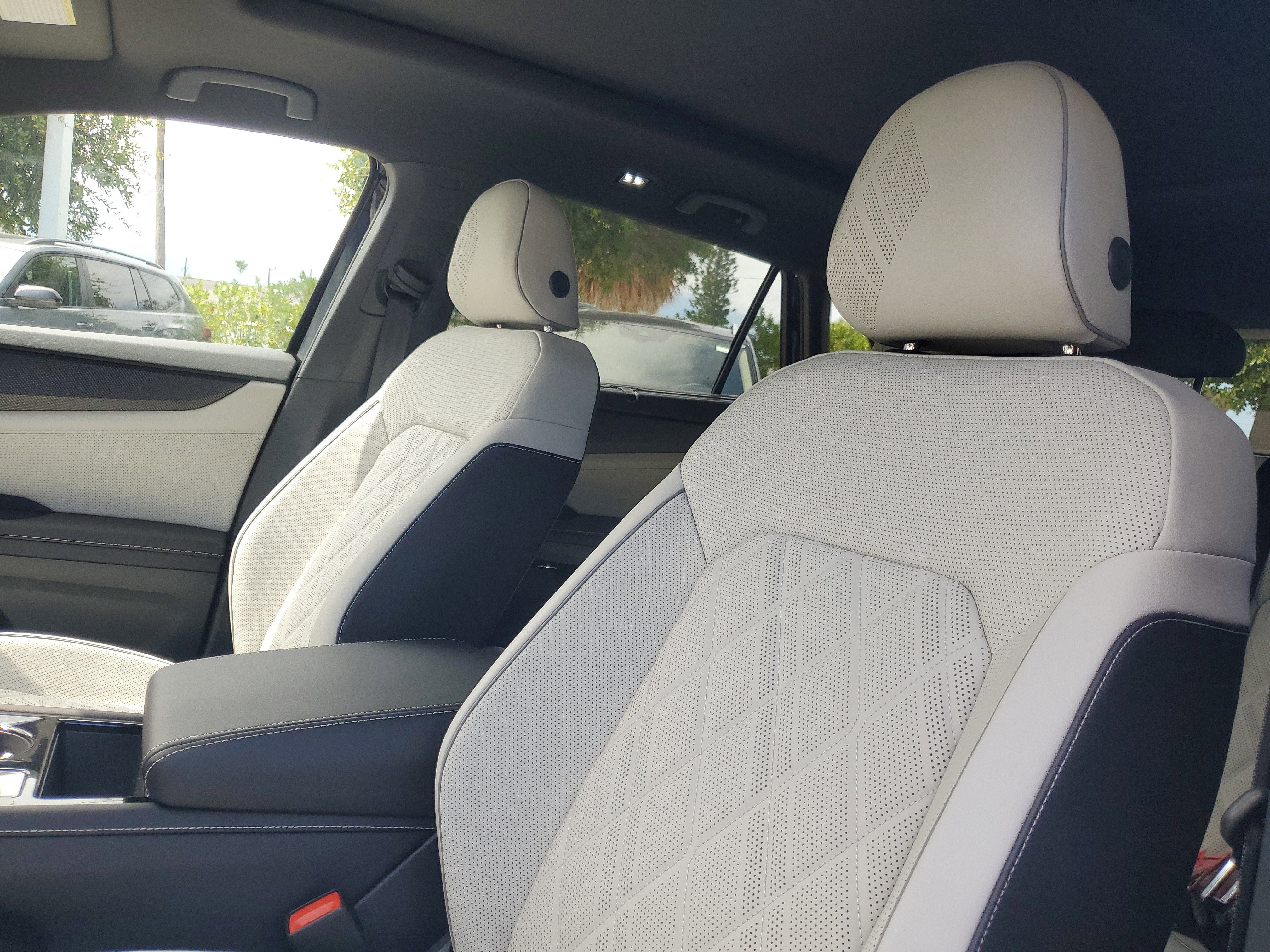 New 2025 Volkswagen Atlas Cross Sport SEL Premium R-Line image 20