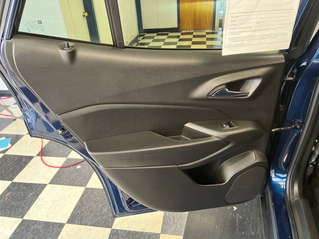 Used 2024 Chevrolet Trax LT FWD image 34