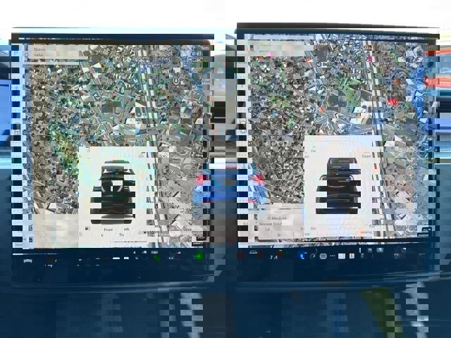 Used 2022 Tesla Model X Plaid image 7