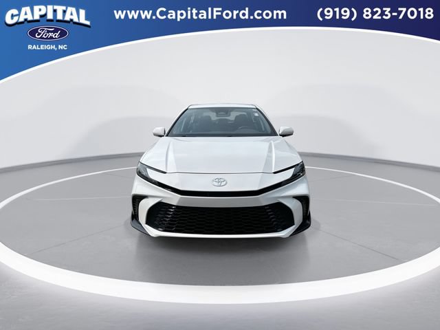 Used 2025 Toyota Camry SE w/ Convenience Package FWD image 3
